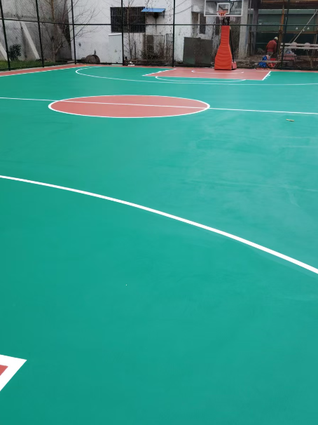 安乡 球场长期使用易出现地面开裂